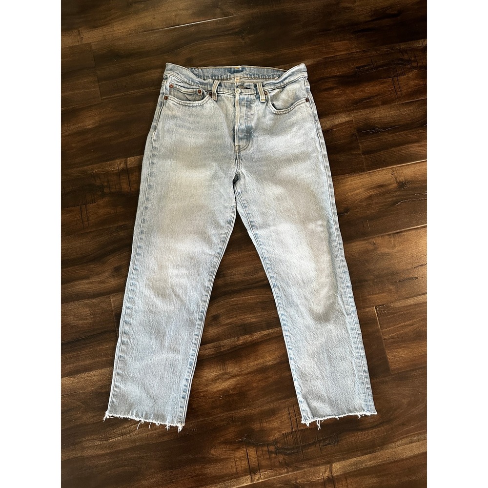 Levis Wedgie Straight Light Wash Raw Hem Jeans 30 34964-0001